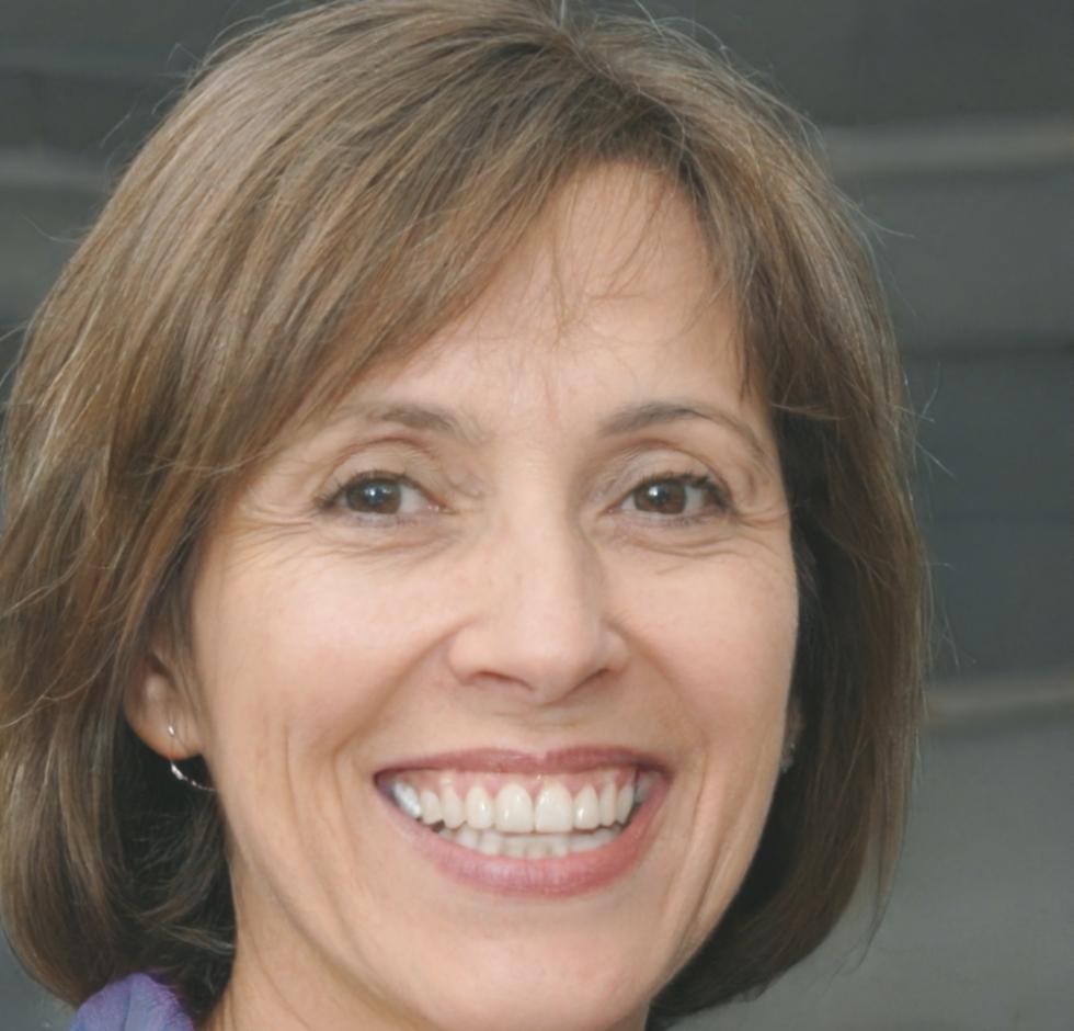 Charlotte Pemberton, Senior Financial Strategist